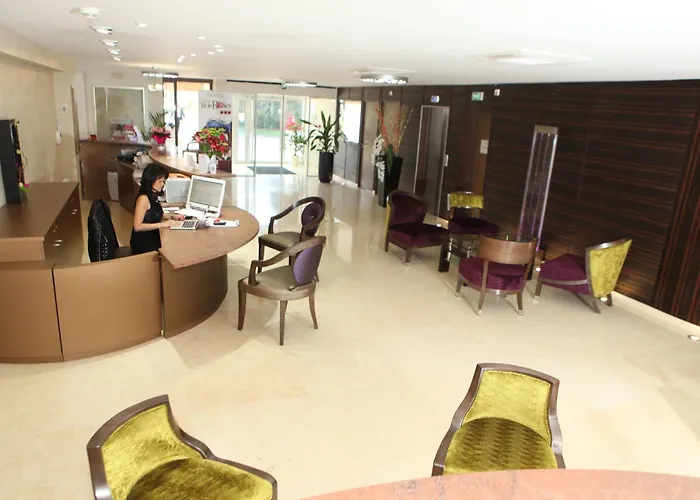 Hôtel Les Trois Roses, Meylan Grenoble The Originals Boutique